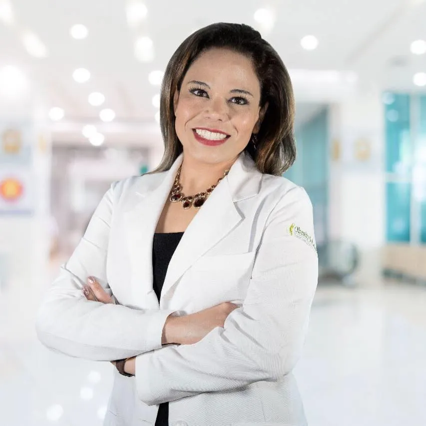 Dra. Erandeni Itzel Fernández Silva, cirujana bariátrica